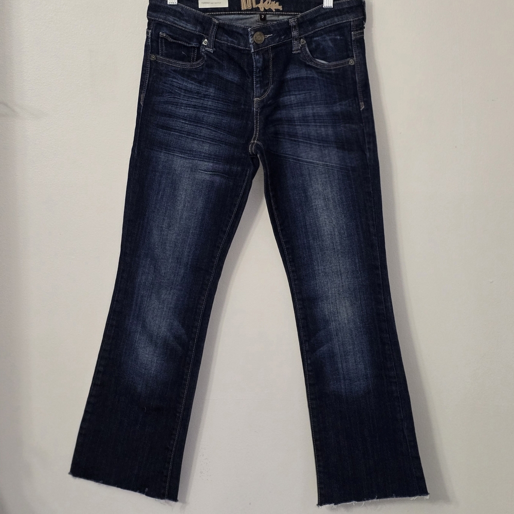 Kut from the Kloth Farrah Baby Bootcut jeans Size 2 Frayed Ends